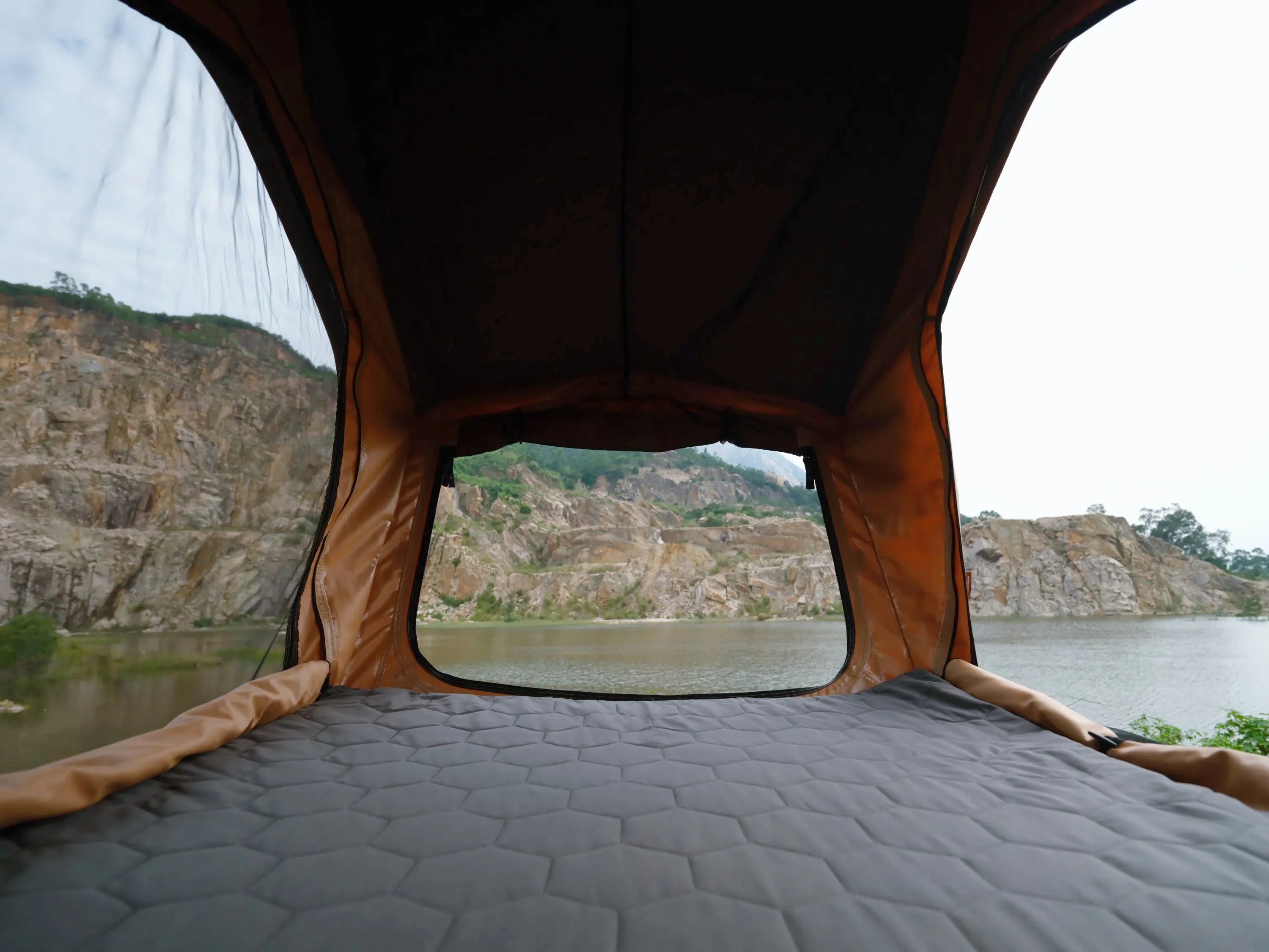 Casa Fiora Camping Roof Tent Triangle Hard Shell Aluminum Car Roof Top Tent Bush Cruiser V2 Pro