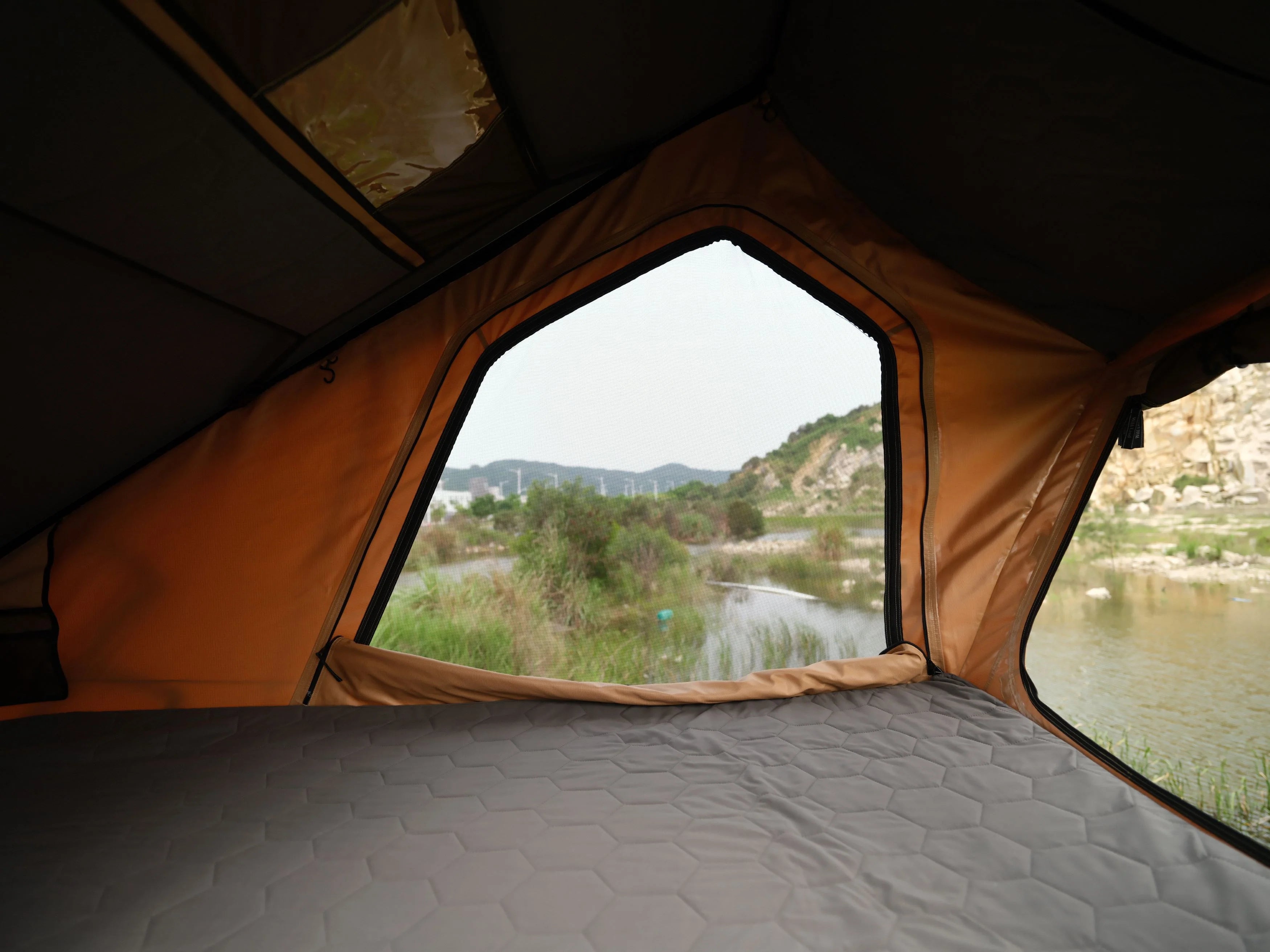 Casa Fiora Camping Roof Tent Triangle Hard Shell Aluminum Car Roof Top Tent Bush Cruiser V2 Pro